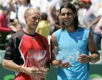 /album/miami-2008/rafael-nadal-junto-davydenko-recogiendo-los-premios-de-la-final-de-miami-2008-1160-jpg/