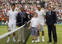 /album/fotogaleria-ano-20111/a123628-rafael-nadal-of-spain-2nd-r-and-novak-djokovic-of-serbia-l-pose-for-a-jpg/